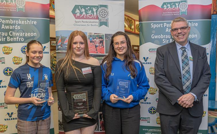 Young Volunteers Award Young Volunteers Award